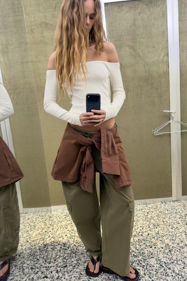 ТОП С ОТКРЫТЫМИ ПЛЕЧАМИ ИЗ ТРИКОТАЖА — ЭКРЮ от Zara