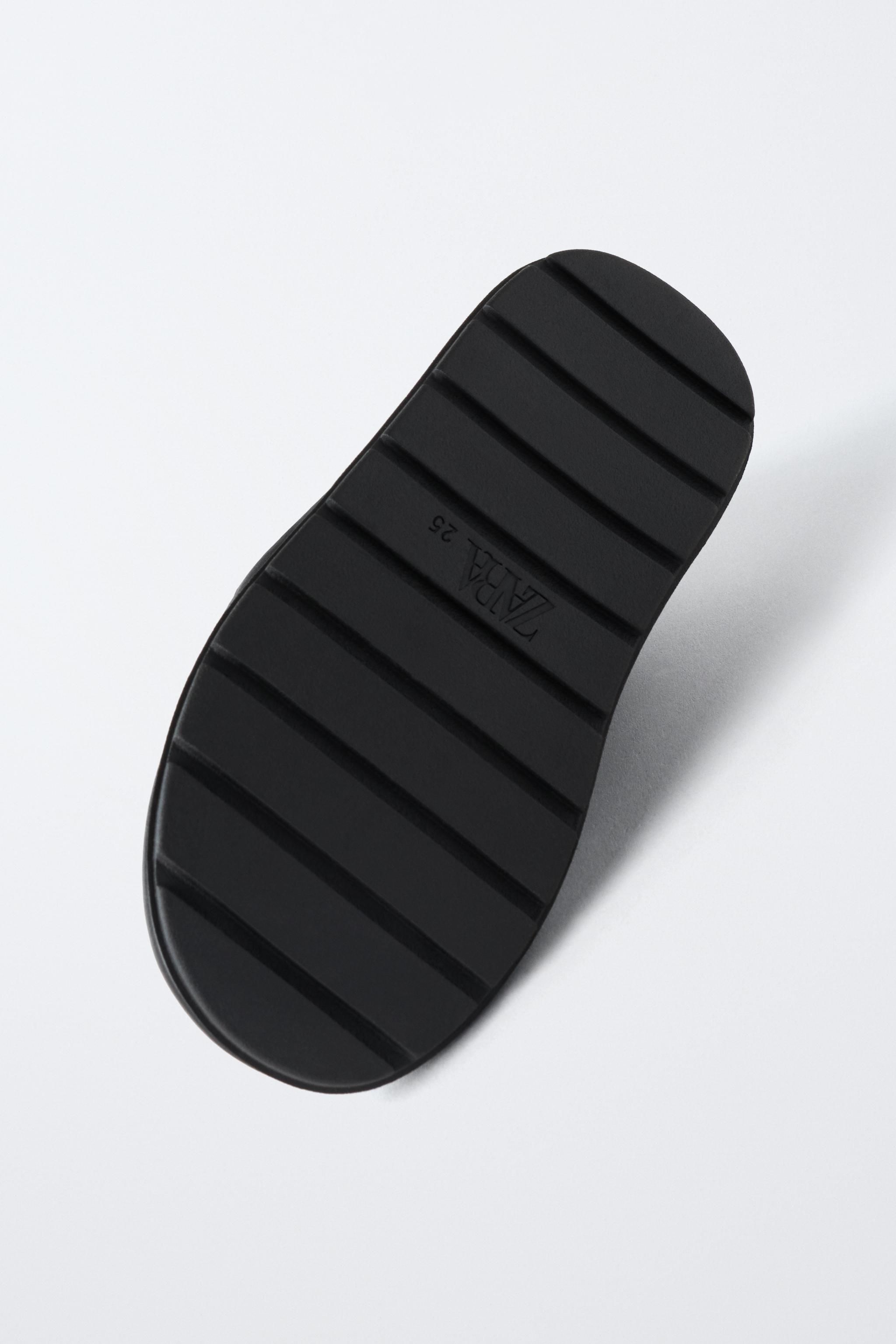 BOTTES DÉPERLANTES MINNIE MOUSE © DISNEY