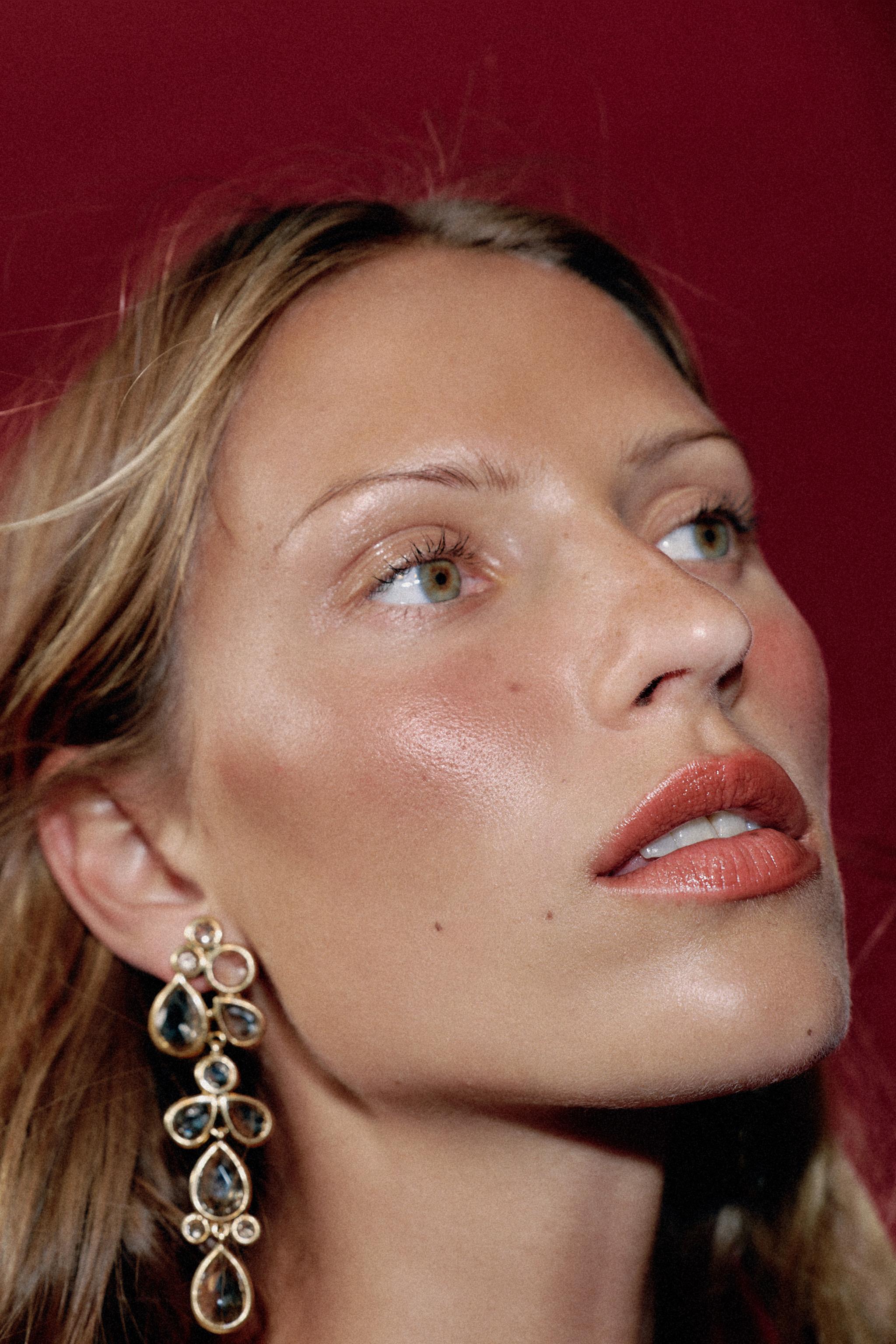 CRYSTAL PIECE EARRINGS