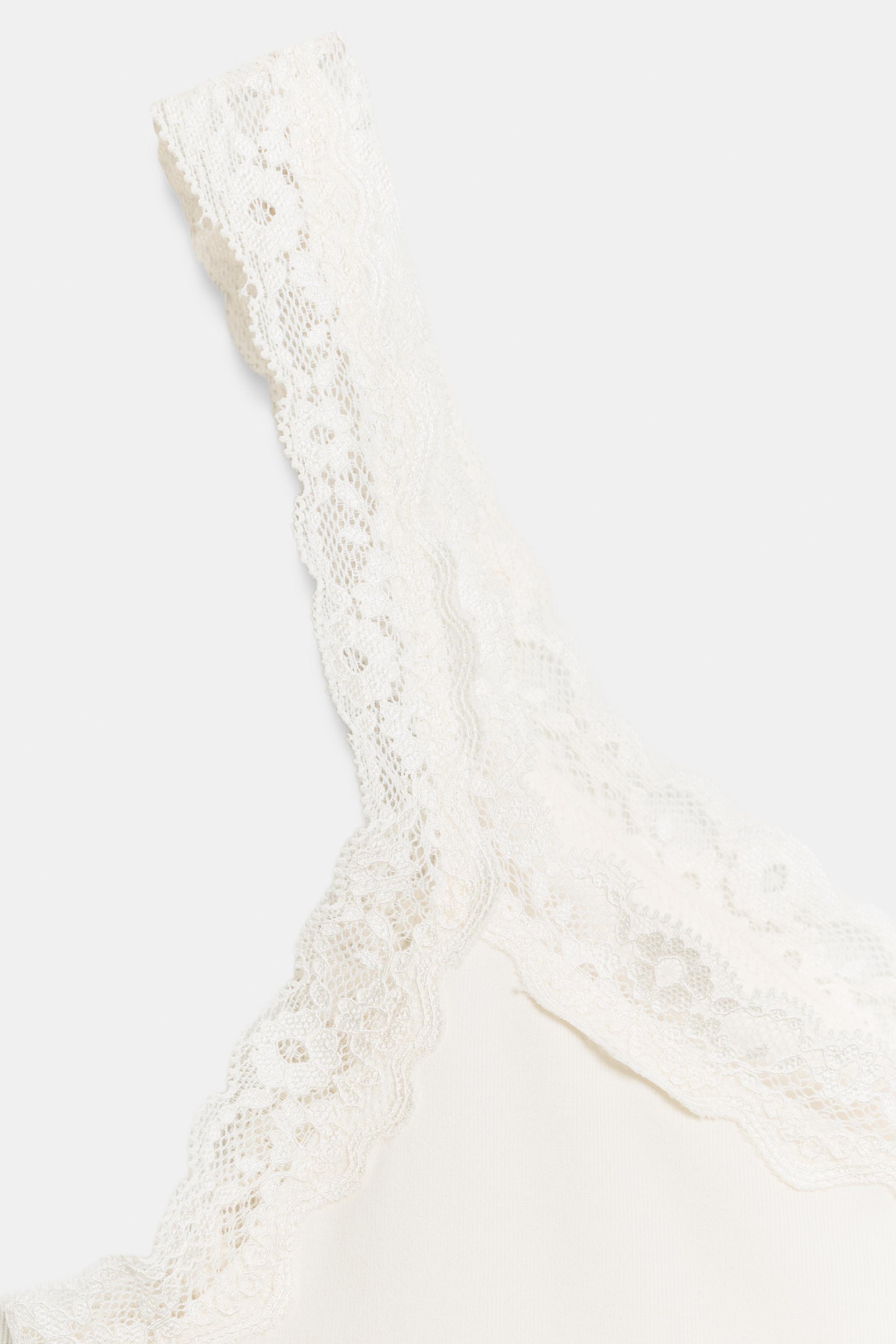 TOP À BRETELLES EN DENTELLE
