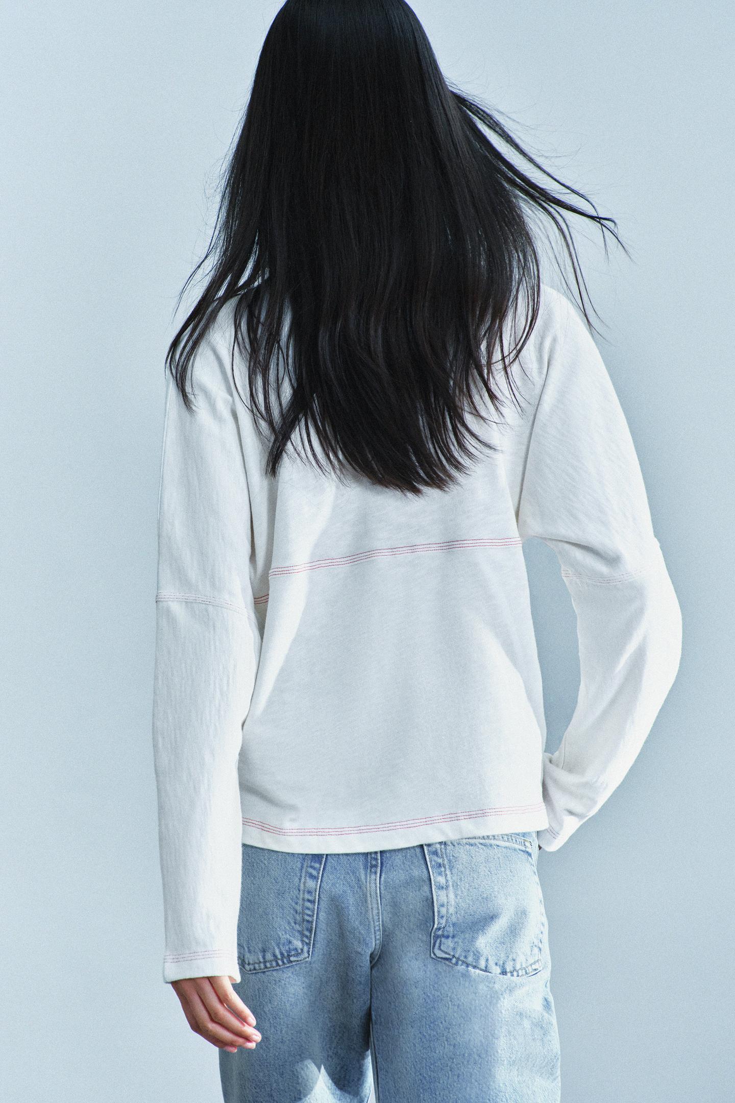 Женская футболка Zara Contrast-Stitch, цвет: Устричный белый — фото 3
