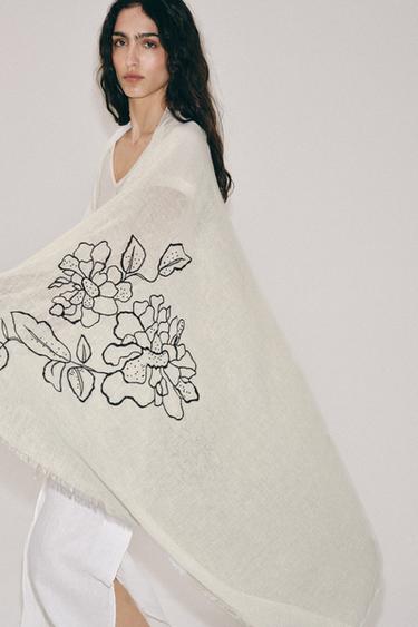 PAÑUELO LINO FLORES BORDADAS - Crudo de Zara