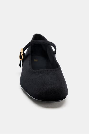 BALLERINES À BOUCLE EFFET VELOURS - Noir de Zara - Image 4