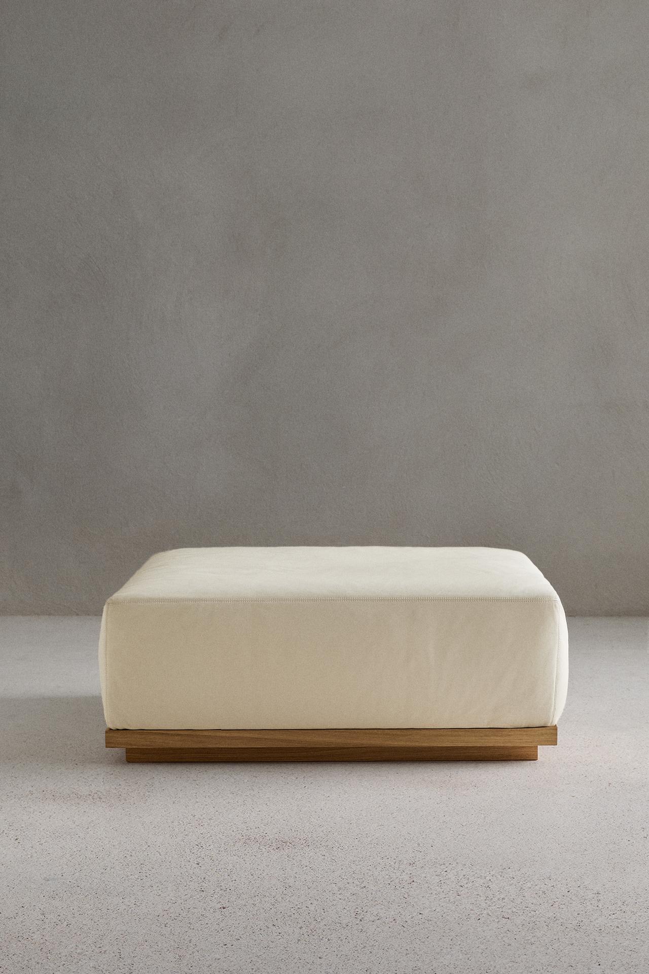 SOFA 02 | POUF — Ecru
