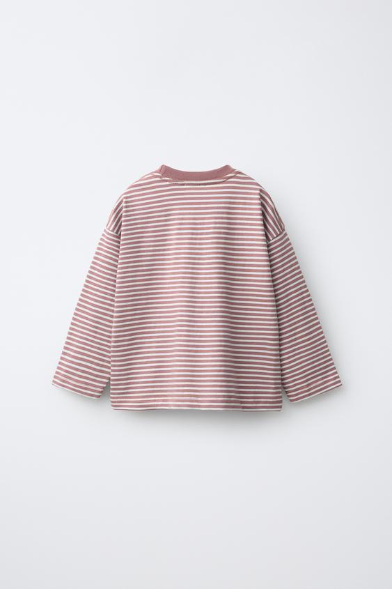 LOT DE TROIS T-SHIRTS À MANCHES LONGUES À RAYURES ET UNIS - Rose poudré de Zara - Image 2
