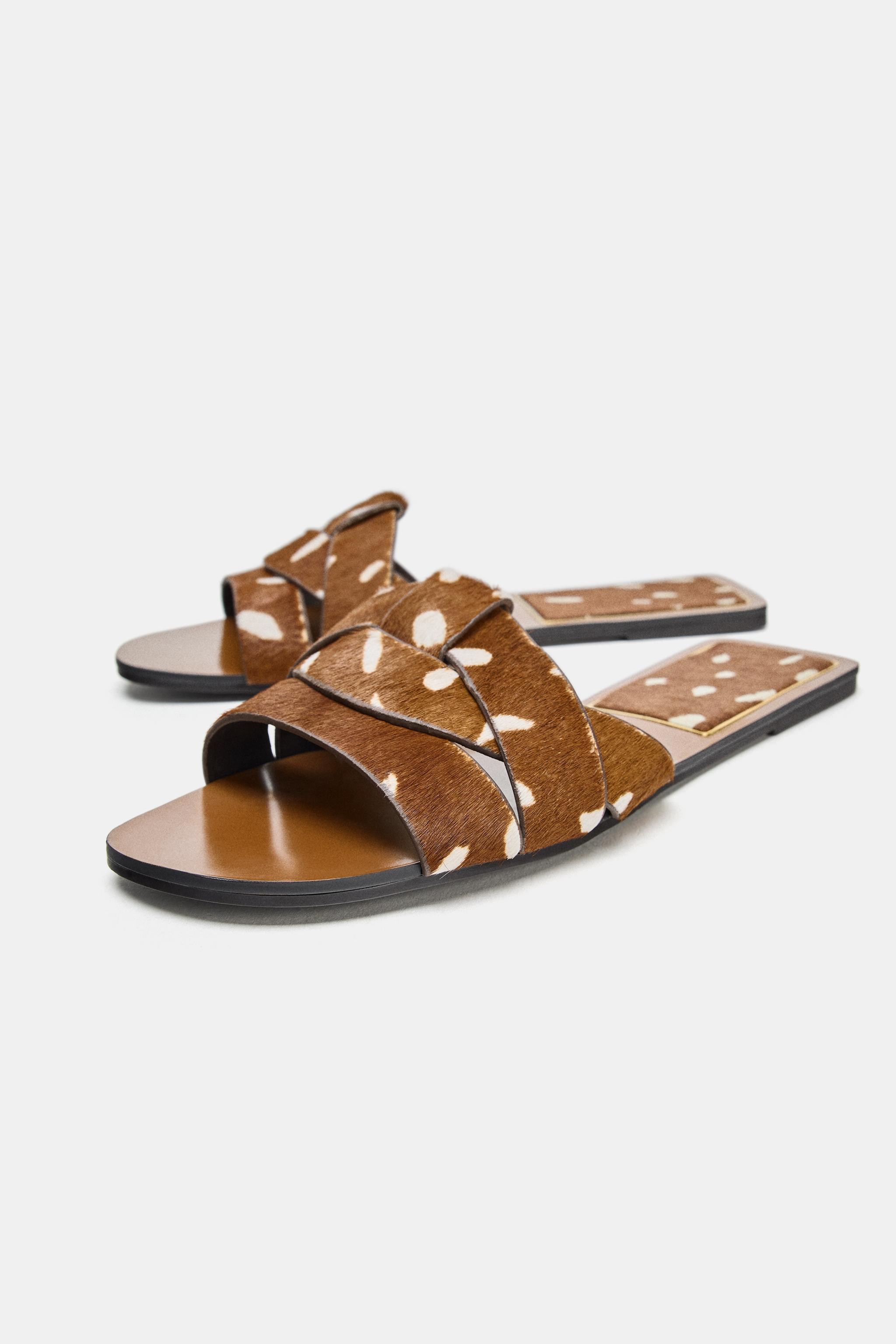SANDALES À BRIDES CROISÉES EN CUIR EFFET FOURRURE