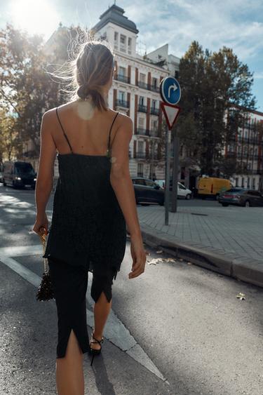 TOP LONG EN DENTELLE ASYMÉTRIQUE - Noir de Zara - Image 4