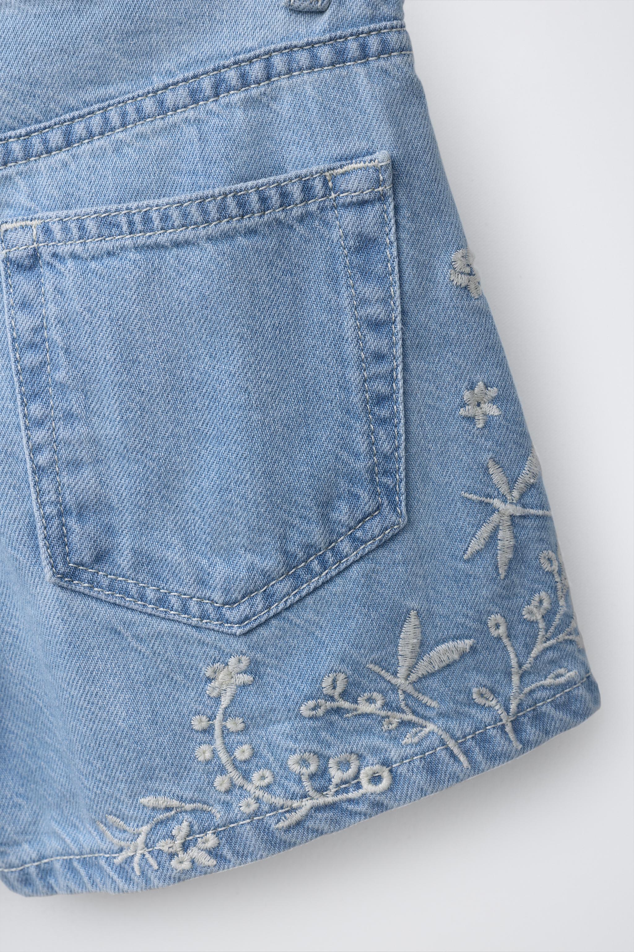 SHORT EN JEAN BRODÉ