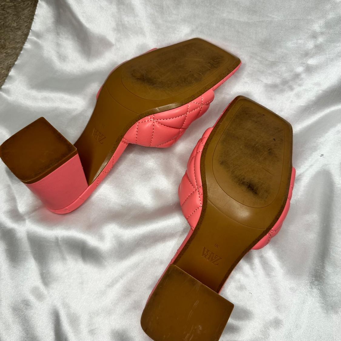 WIDE HEELED QUILTED SANDALS - Image 3