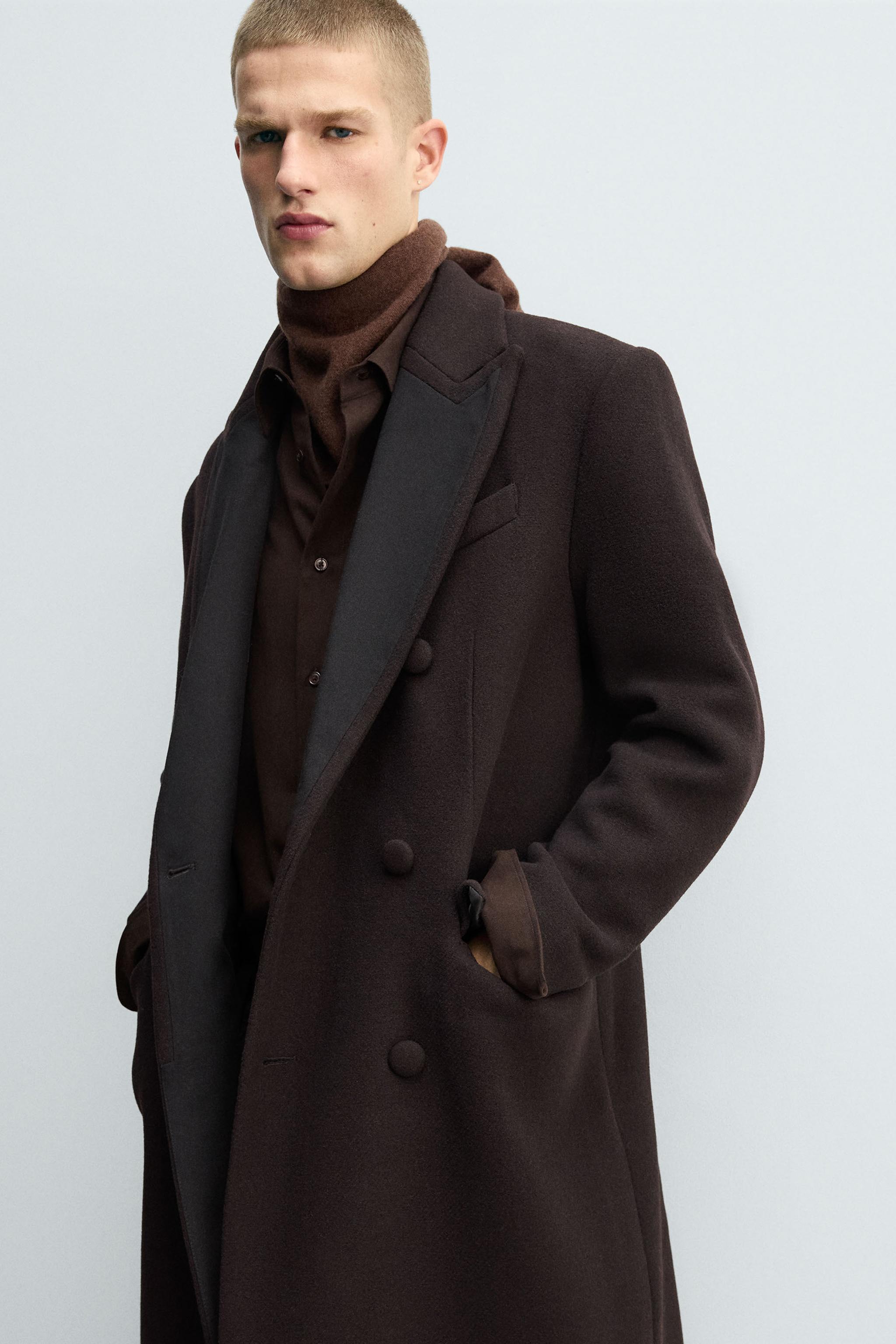 WOOL BLEND COAT WITH CONTRAST LAPEL