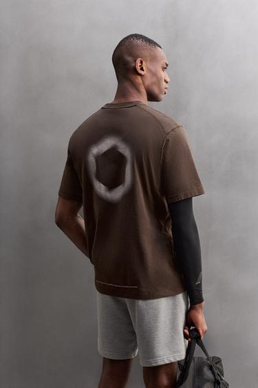 RUNNING GRAPHIC PRINT T-SHIRT - Brown by Zara