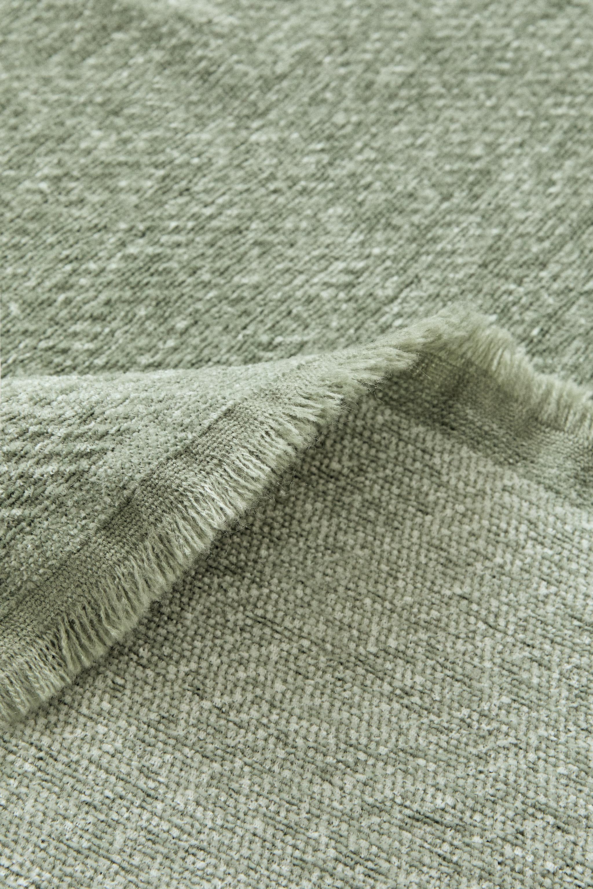 CHENILLE BLANKET WITH FRINGE
