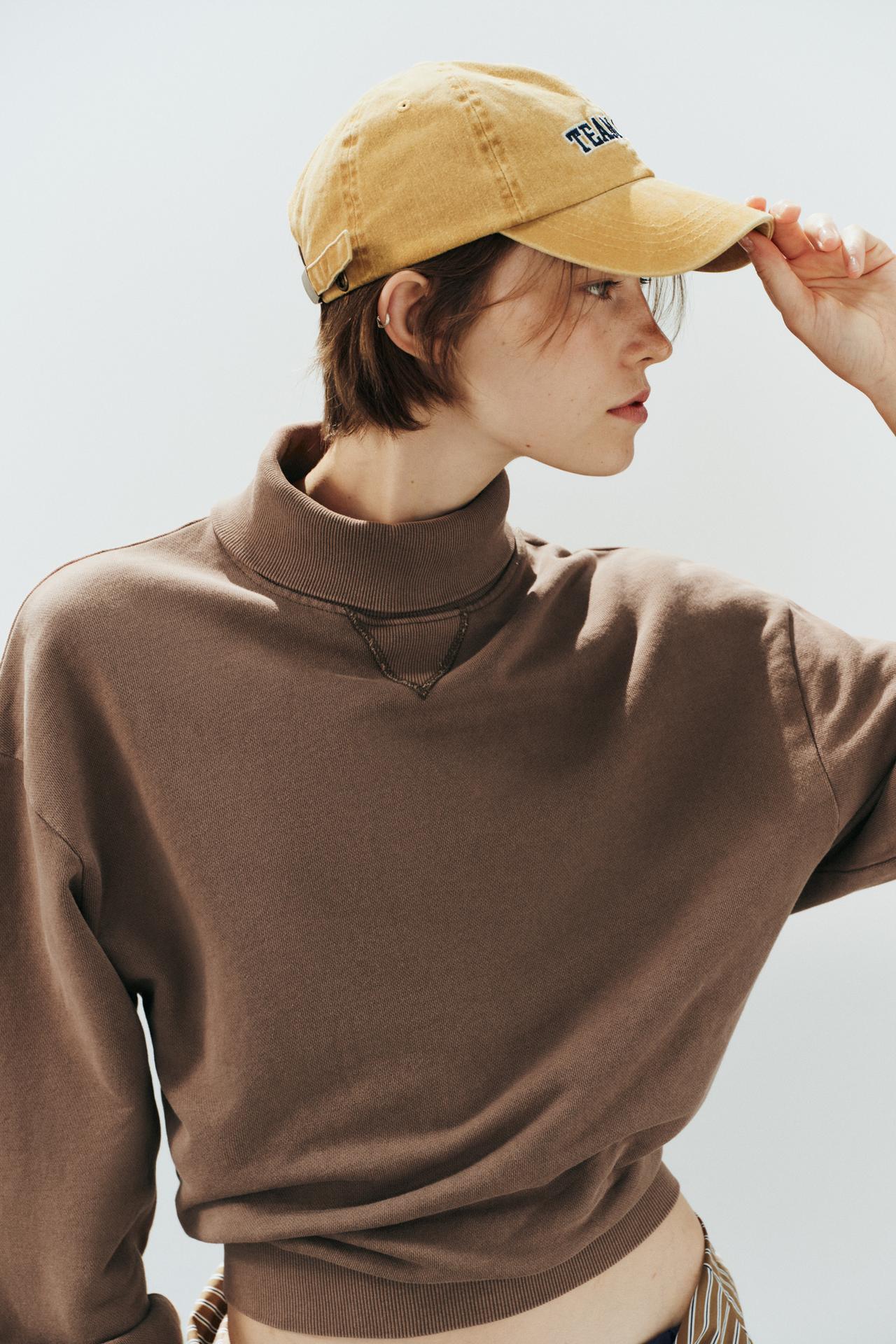 WASHED EFFECT MOCK NECK SWEATSHIRT — Brown
