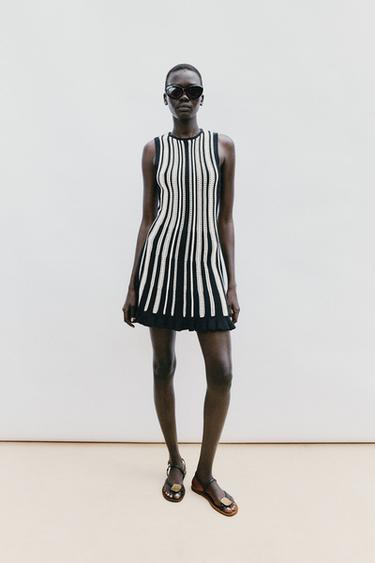 КОРОТКОЕ ТРИКОТАЖНОЕ ПЛАТЬЕ В ПОЛОСКУ — БЕЛЫЙ / ЧЕРНЫЙ от Zara
