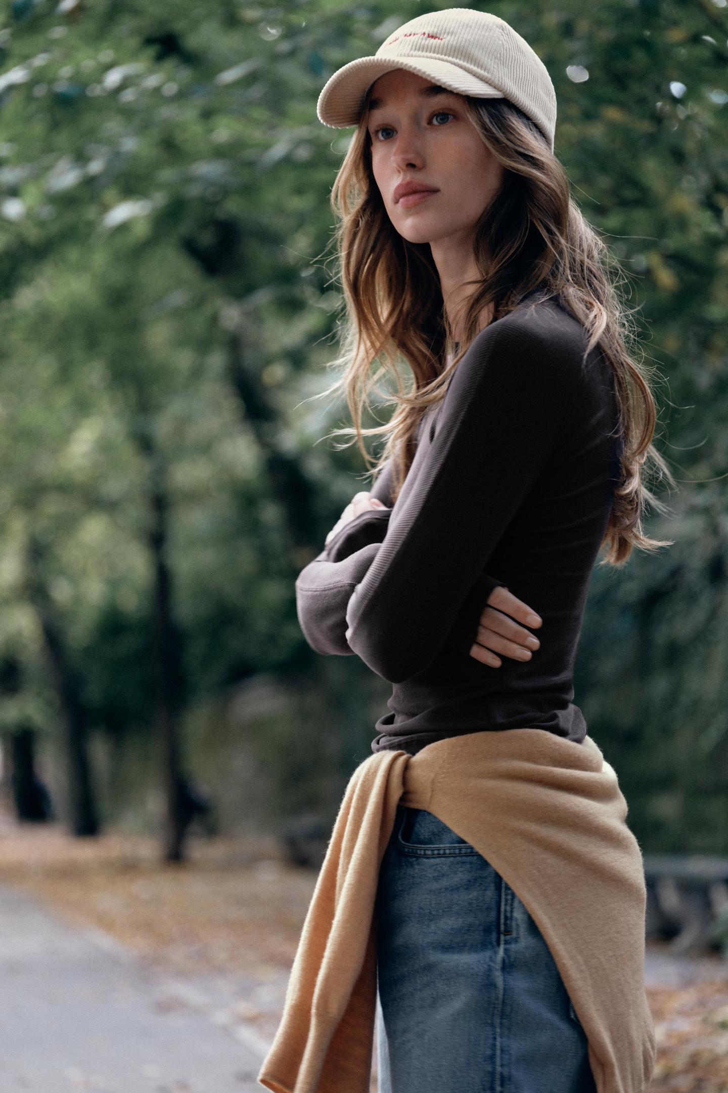 Женская футболка Zara Lyocell Crew Neck, цвет: Тёмный баклажановый — фото 4