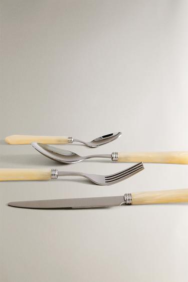 ENSEMBLE COUVERTS 4 PIÈCES MANCHE EFFET NACRÉ - Perle / Beige de Zara - Image 3