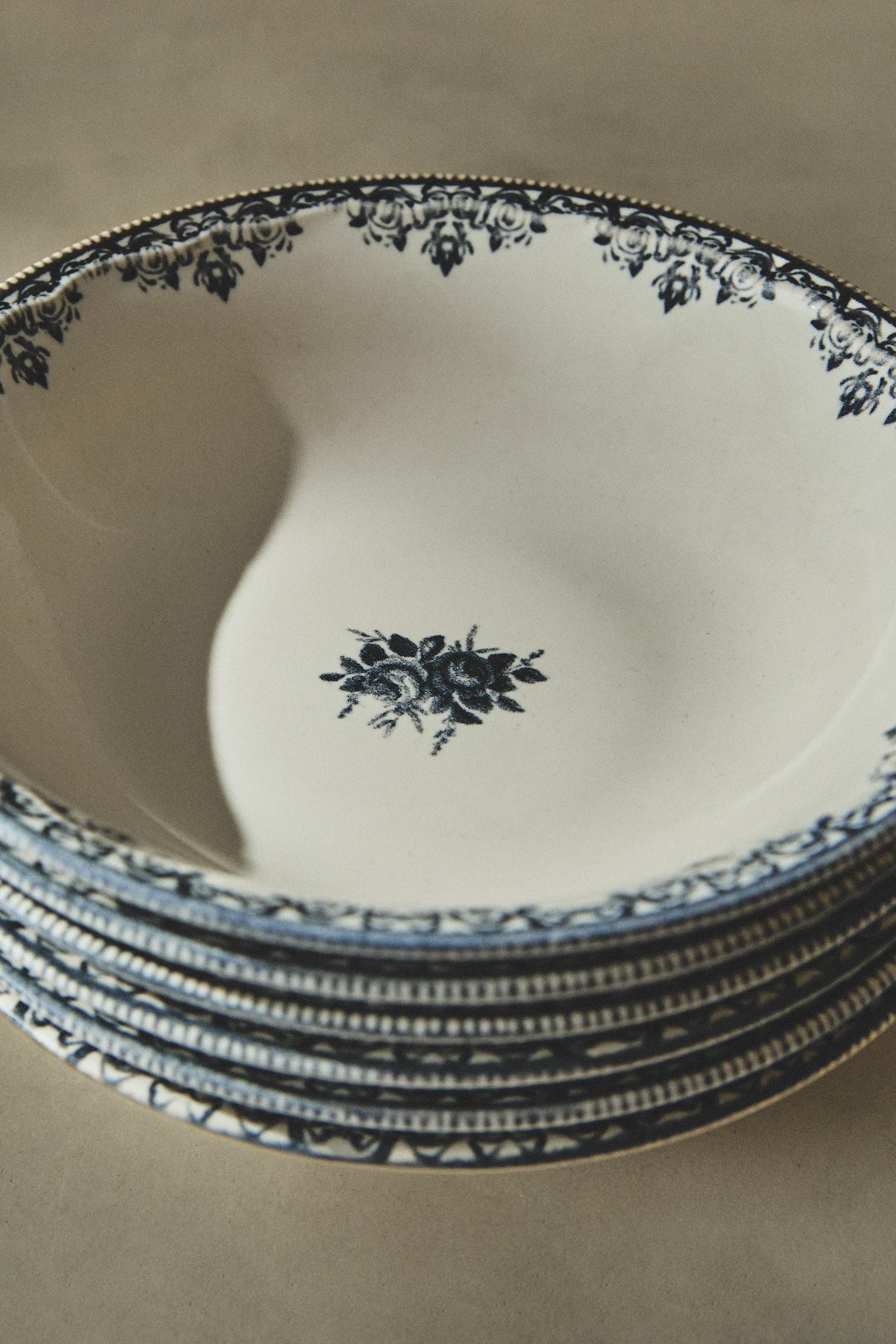 POSITIONED DRAWING DESSERT BOWL