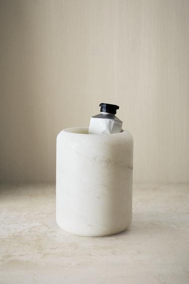 WHITE MARBLE BATHROOM TUMBLER - white by Zara
