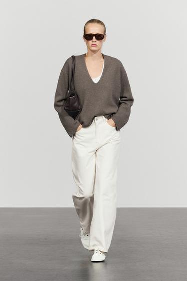 Wool blend V-neck knit sweater — 211 1