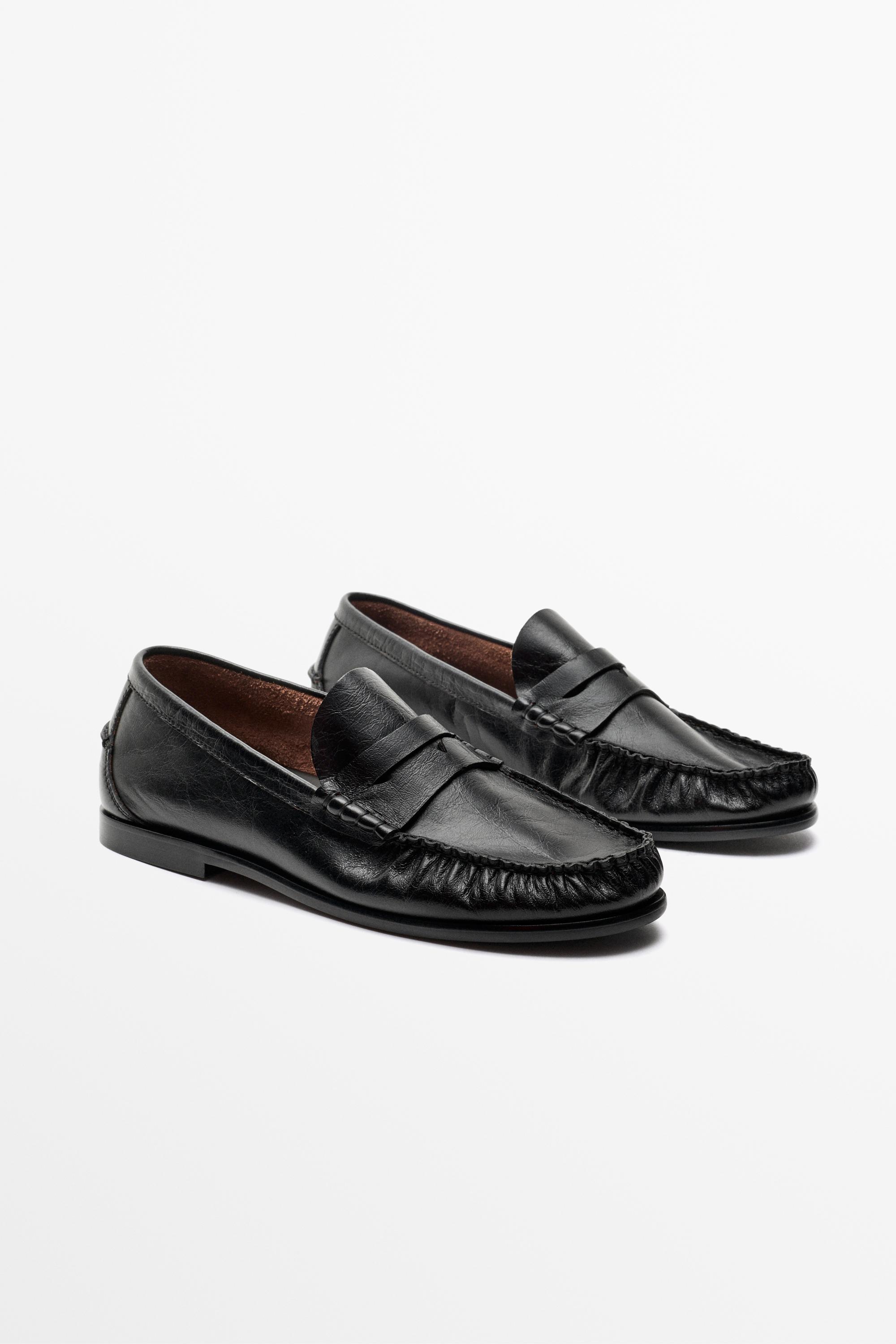 Soft leather shirred loafer — Black