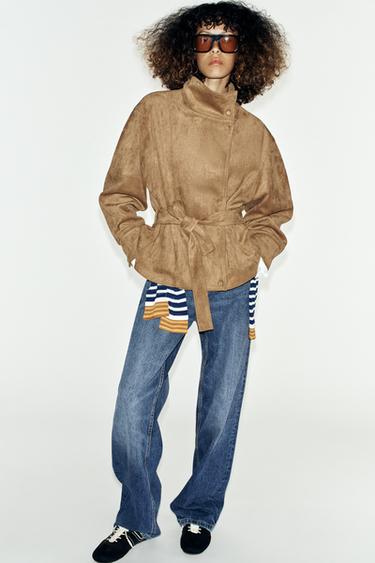 CHAQUETA EFECTO ANTE CINTURÓN - Camel oscuro de Zara