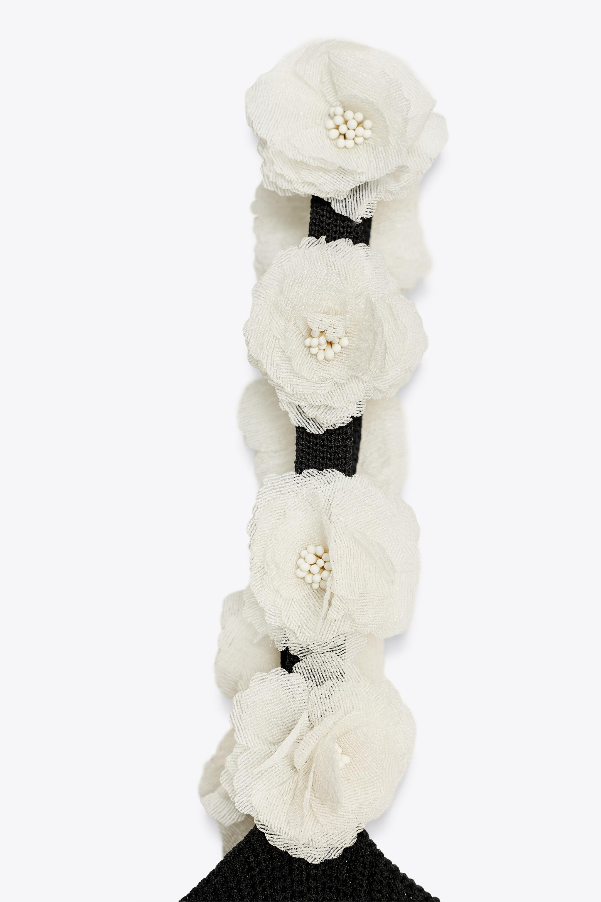TOP EN MAILLE À FLEURS