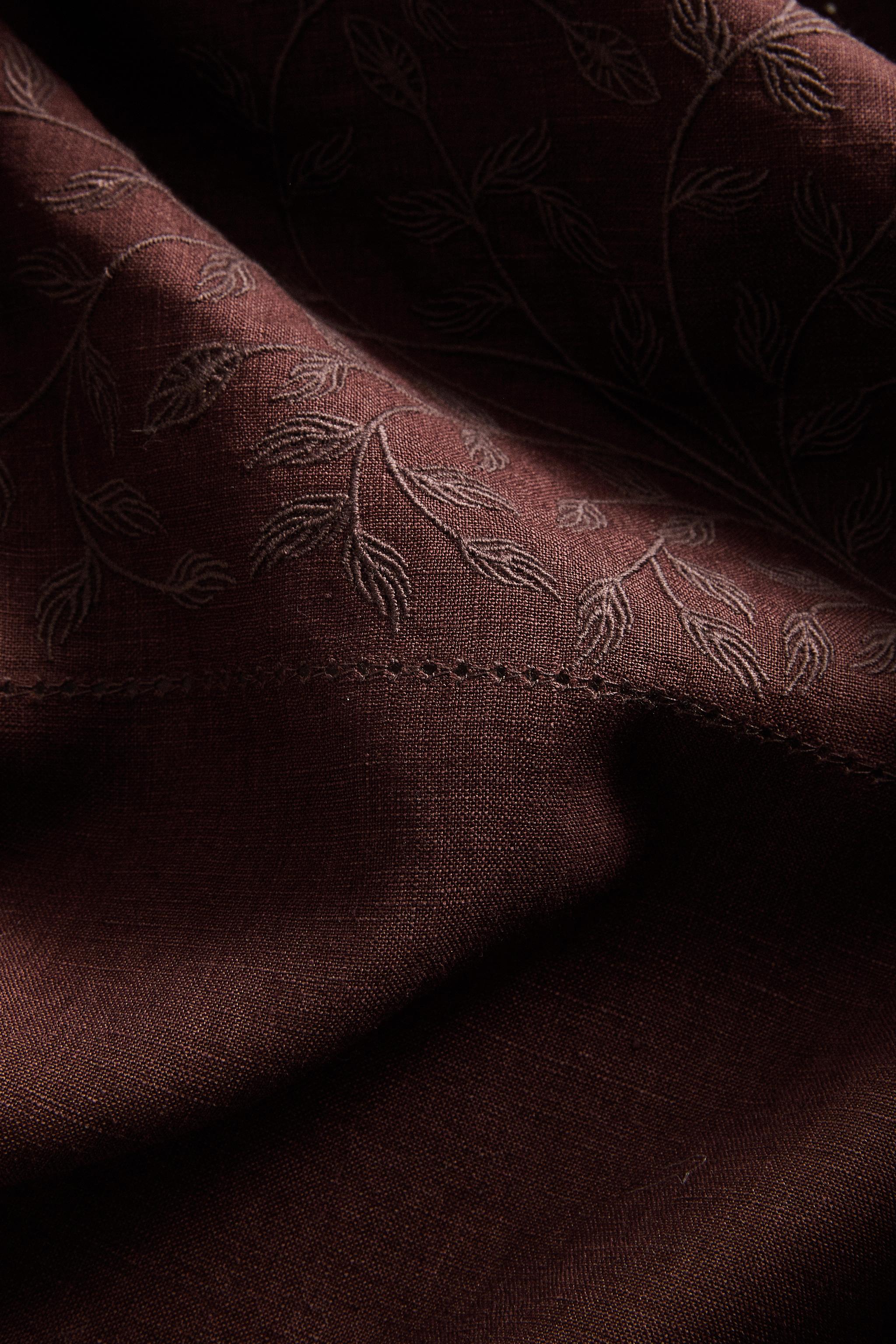 LINEN TABLECLOTH WITH FLORAL EMBROIDERY