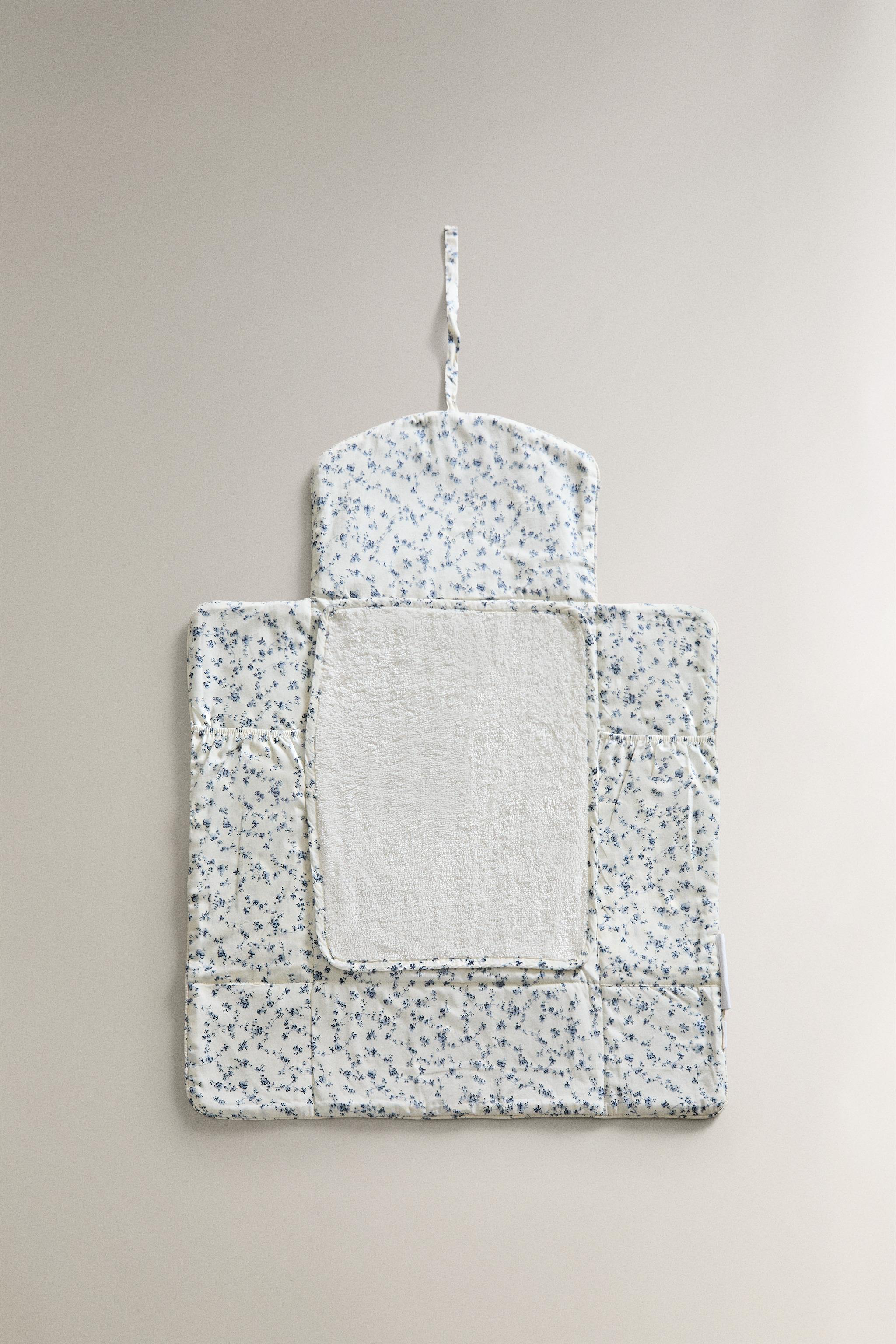 BABY BLUE FLOWER CHANGING MAT