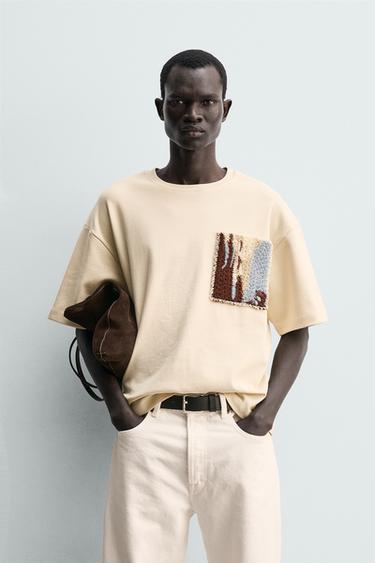 T-SHIRT MET GECOMBINEERDE TEXTUURPATCH - Gebroken wit van Zara
