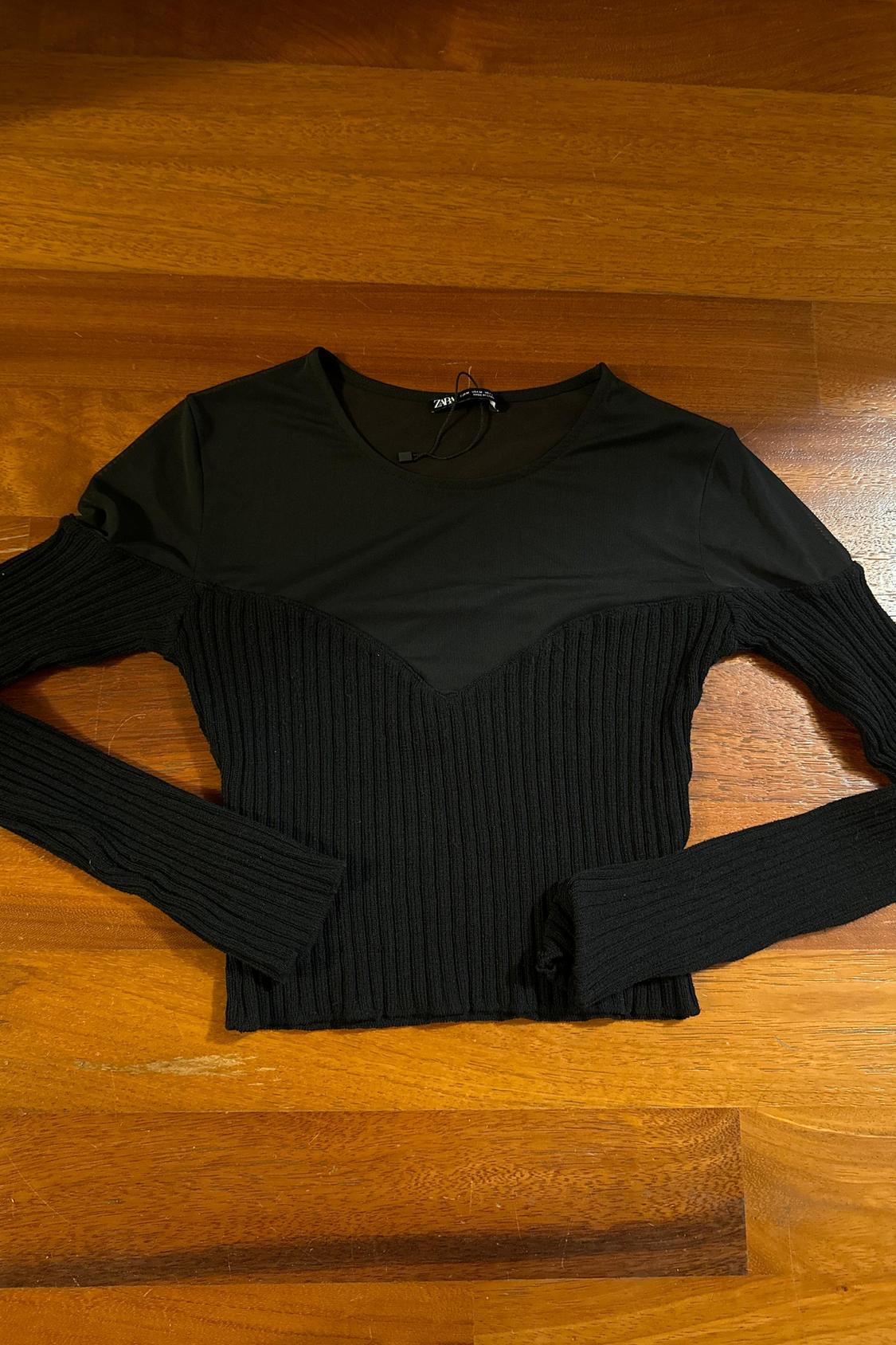 RIBBED TULLE CROP TOP