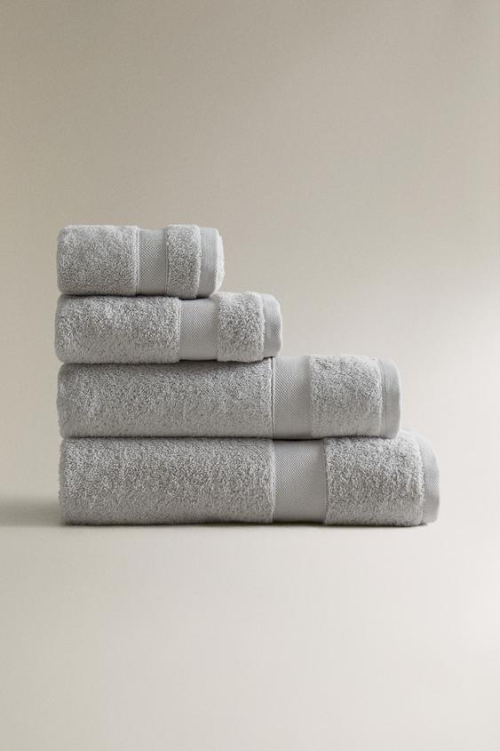 SERVIETTE DE BAIN COTON PREMIUM (600 G/M²) - Gris clair de Zara - Image 0