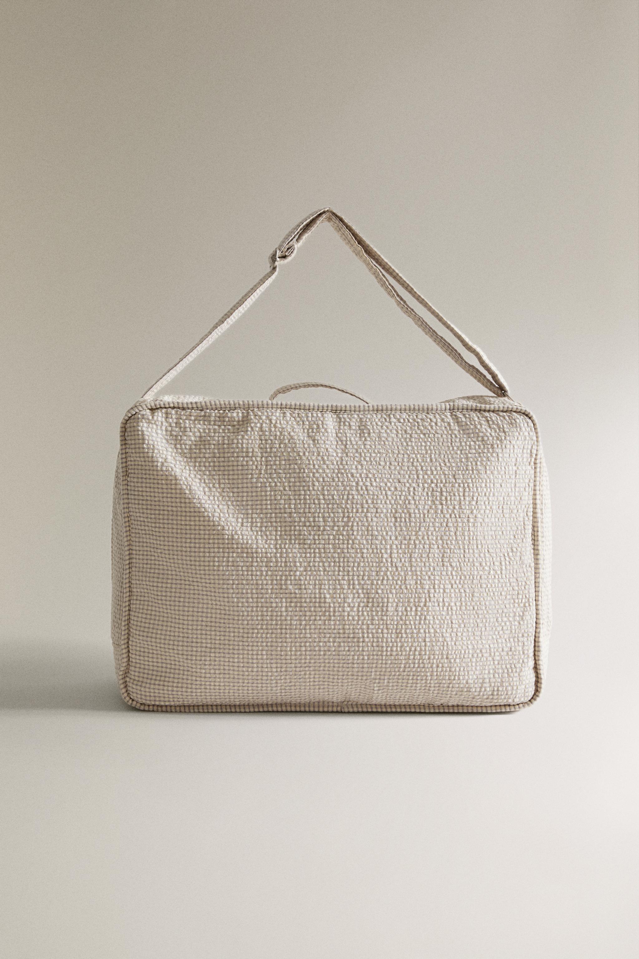 CHILDREN'S TRAVEL SUITCASE WITH A GINGHAM PATTERN