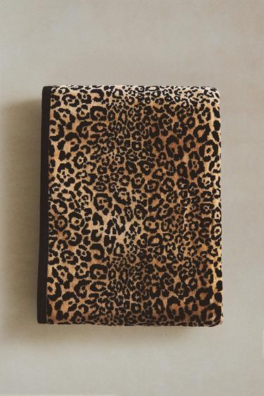 TOALHA DE BANHO EM VELUDO COM ANIMAL PRINT - Leopardo da Zara