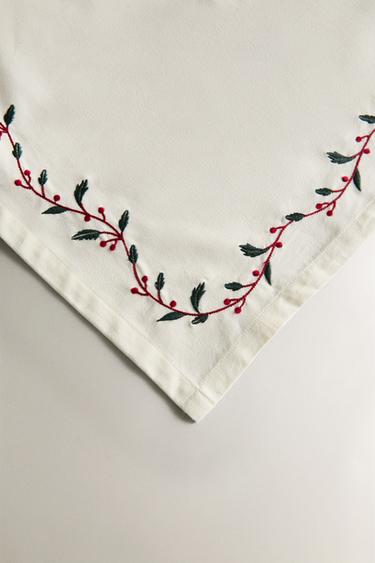COTTON CHRISTMAS TABLECLOTH WITH BERRIES - Green by Zara - Image 2