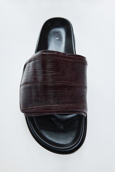 SANDALIA PLANA PIEL - Marrón de Zara