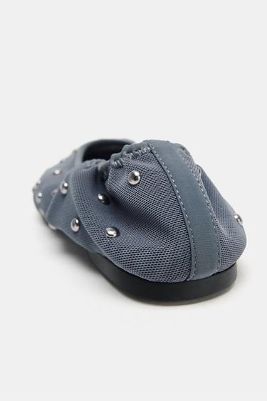 BALLERINES CLOUTÉES - Bleu de Zara - Image 4