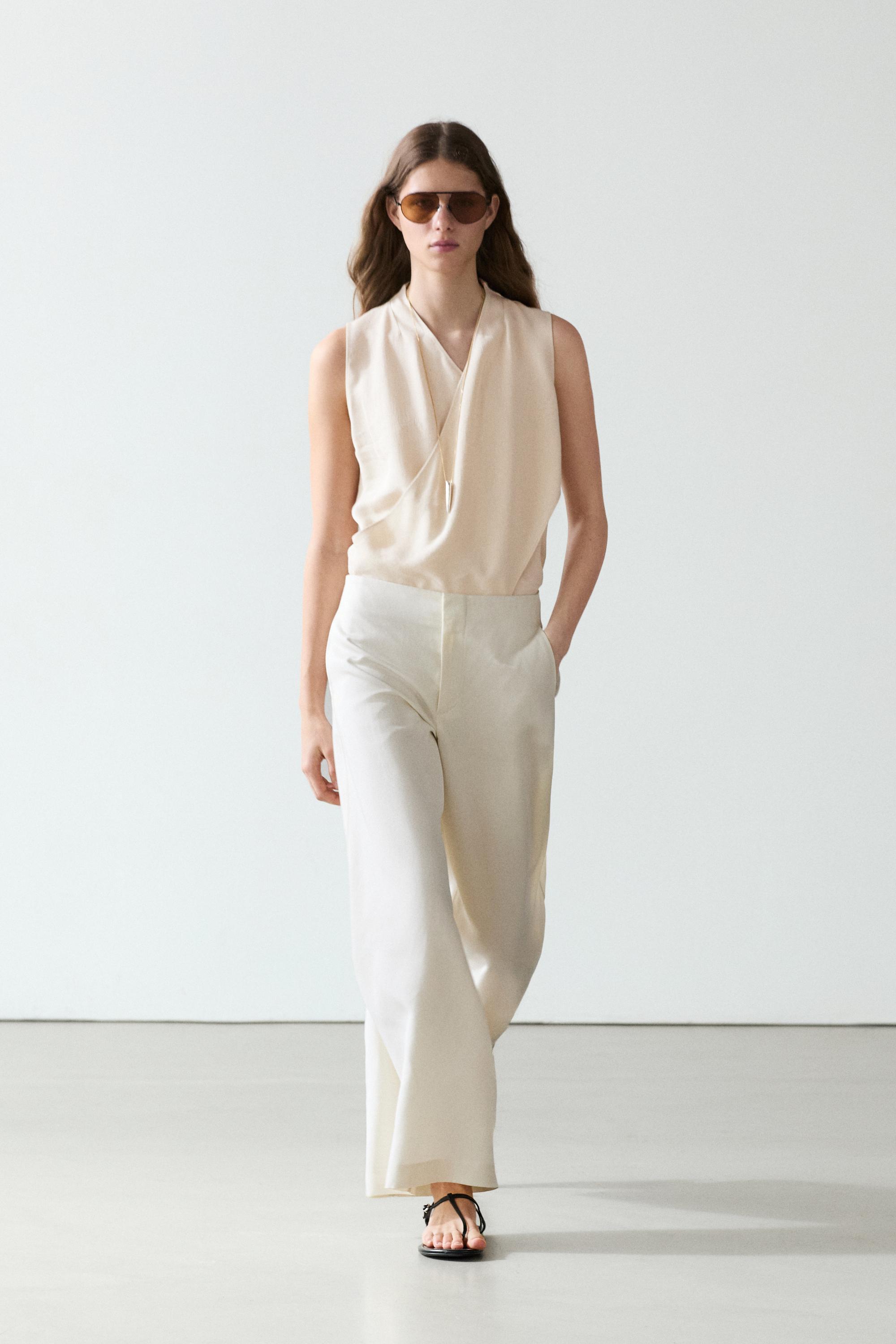 Flowing barrel fit trousers