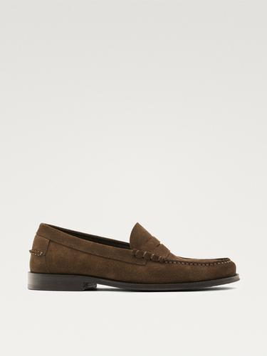 Mocassins en croûte de cuir avec patte - Marron clair de Zara