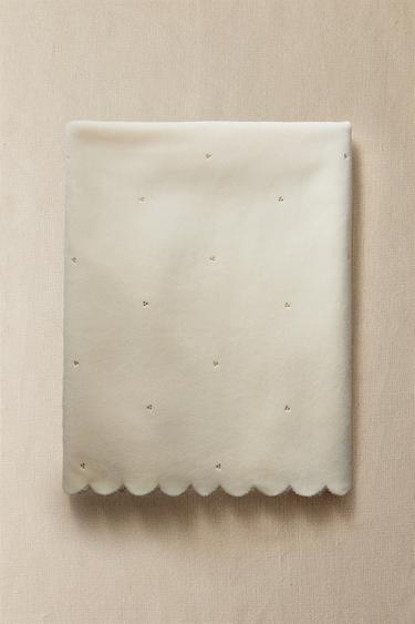 SHINY EMBROIDERED FLEECE BABY BLANKET - Cream by Zara