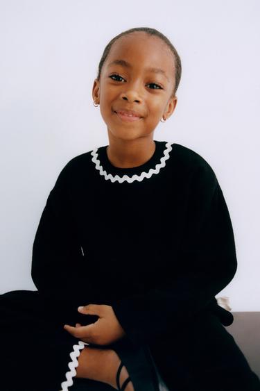 سترة محاكة أوندولينا - أسود الخاص بـ Zara