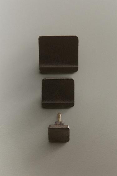 IRON HOOKS - Black by Zara