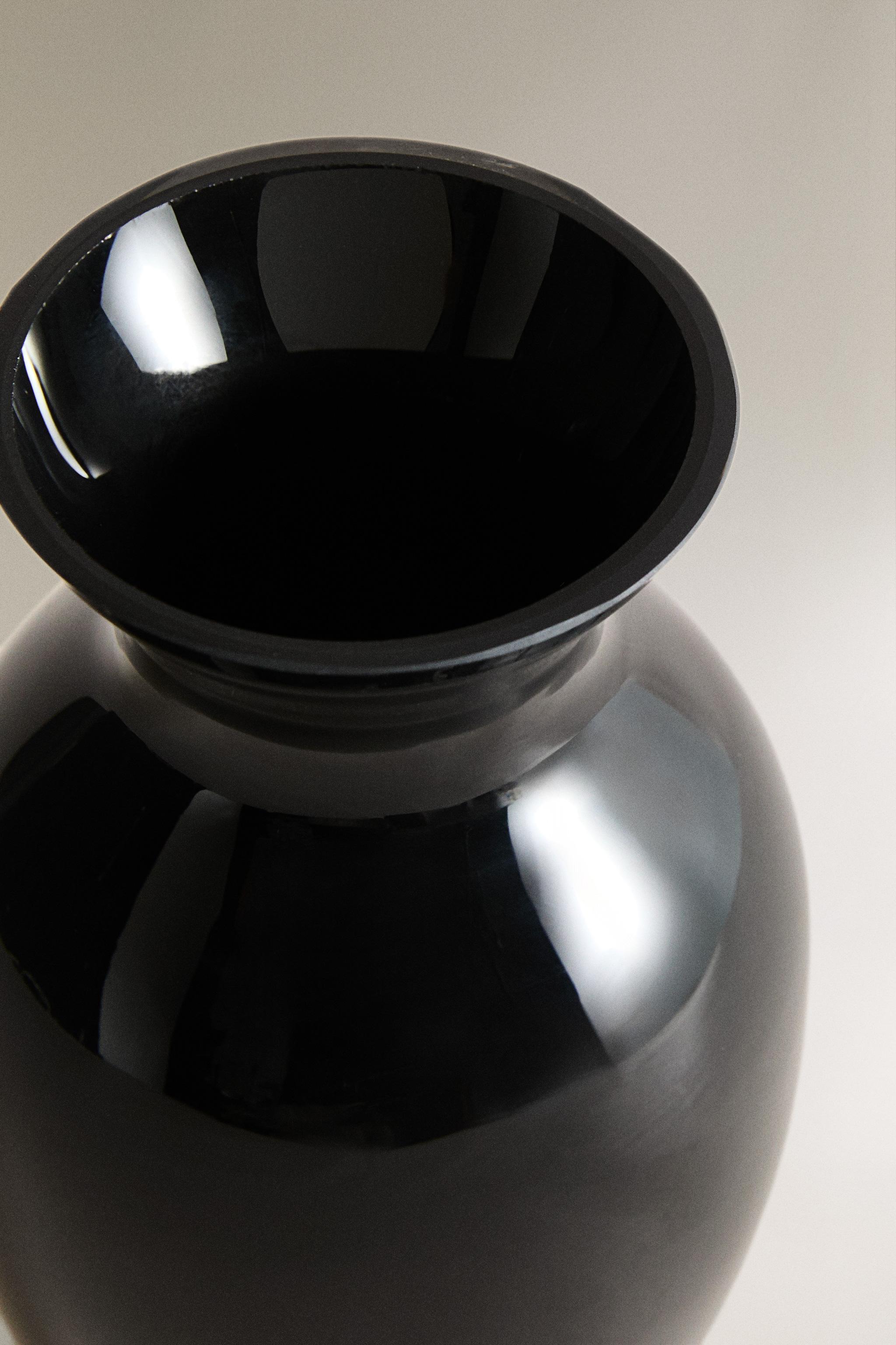 SMALL BLACK GLASS VASE