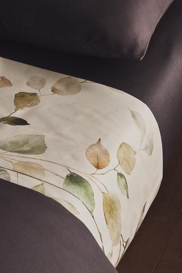 DRAP DE DESSUS EN SATIN À IMPRIMÉ FEUILLES - Écru de Zara - Image 4