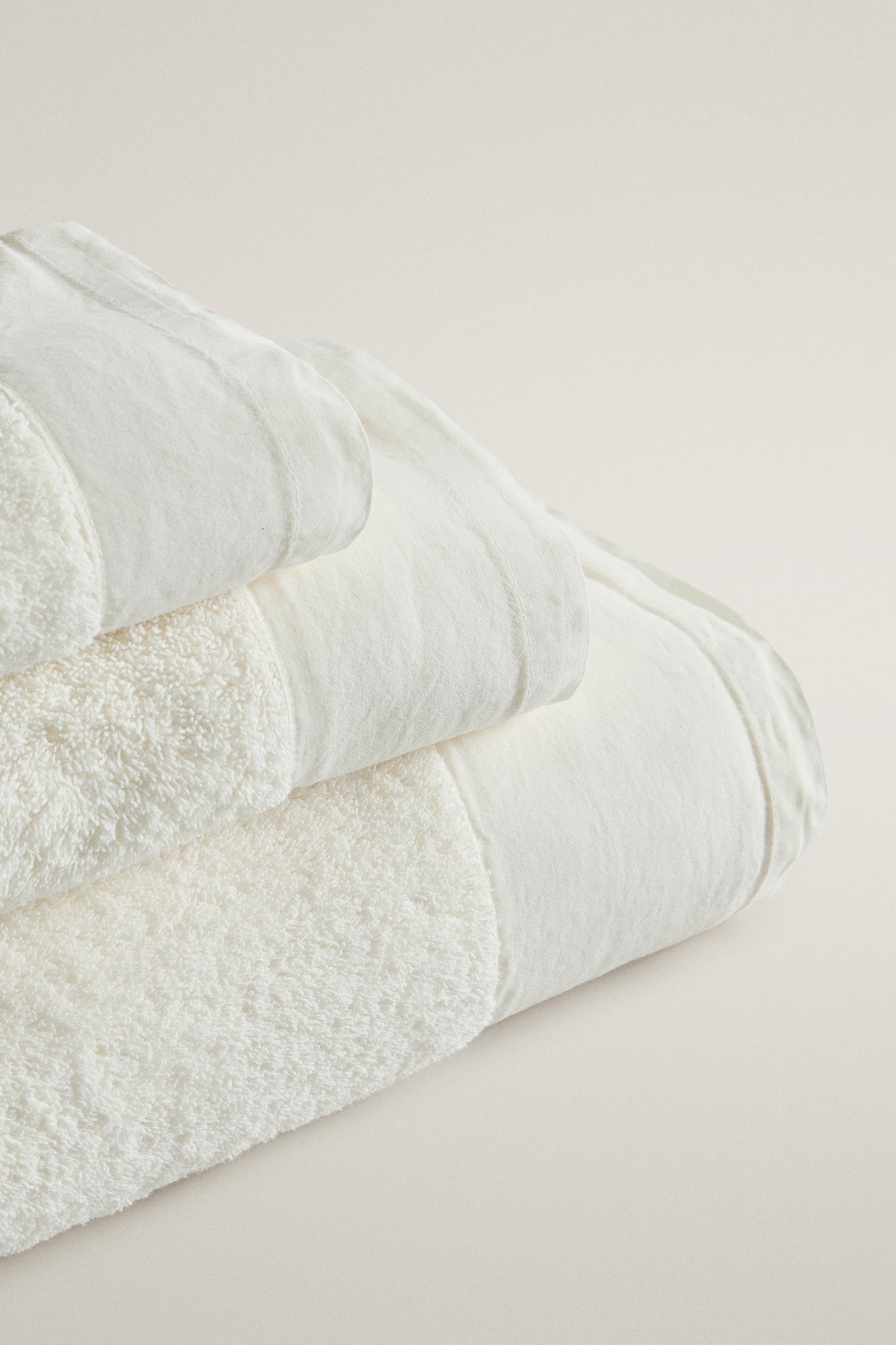 BATH TOWEL WITH LINEN TRIM