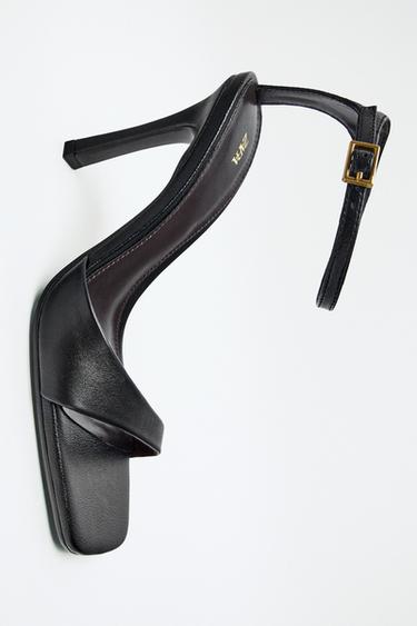 SANDÁLIA DE TACÃO ASSIMÉTRICA EM PELE - Preto da Zara