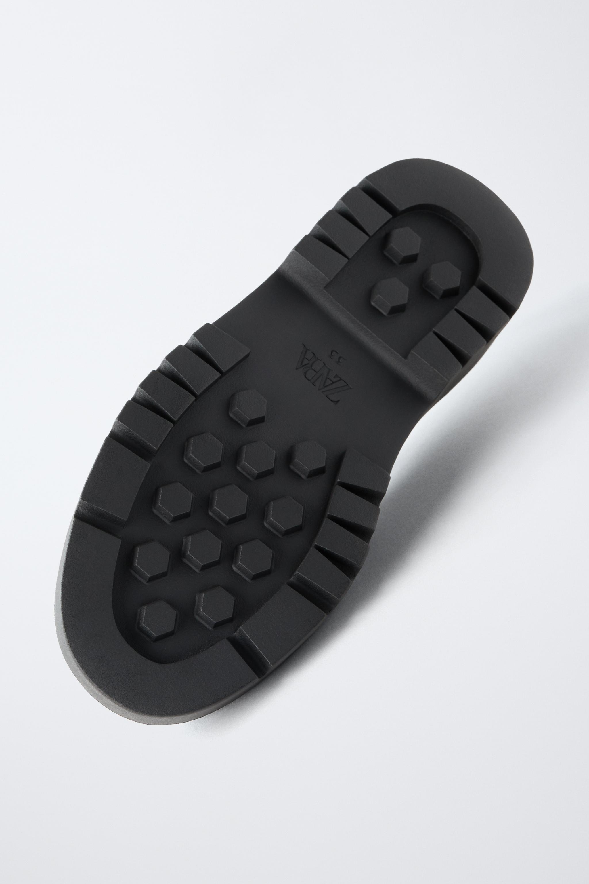 LOAFERS WITH BUCKLE DETAIL