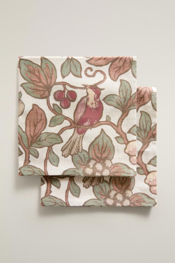 SERVIETTEN-PACK MIT BLUMEN- UND VOGELMOTIV (2ER-PACK) | KATHARINE POLE - Weinrot von Zara - Bild 0