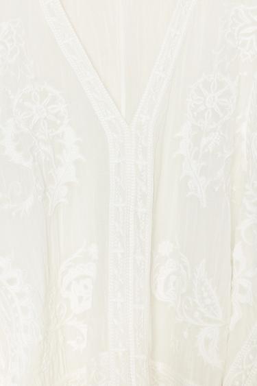 BLOUSE CAPE BRODERIES ZW COLLECTION - Écru de Zara - Image 7