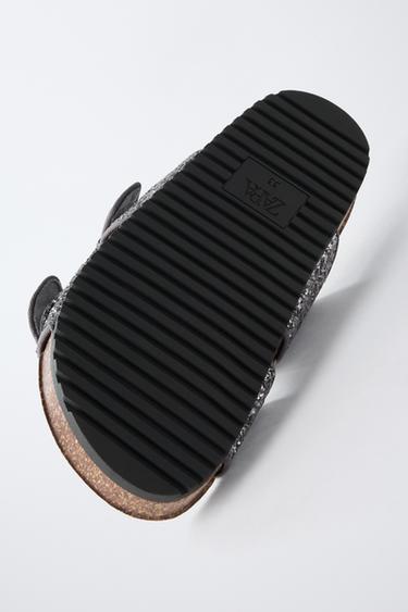 SANDALES À BOUCLES PAILLETTES - Argent de Zara - Image 6