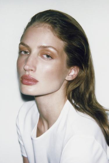 РІДКИЙ ХАЙЛАЙТЕР - TEMPTING GLOW - SHIMMER GOLD Zara